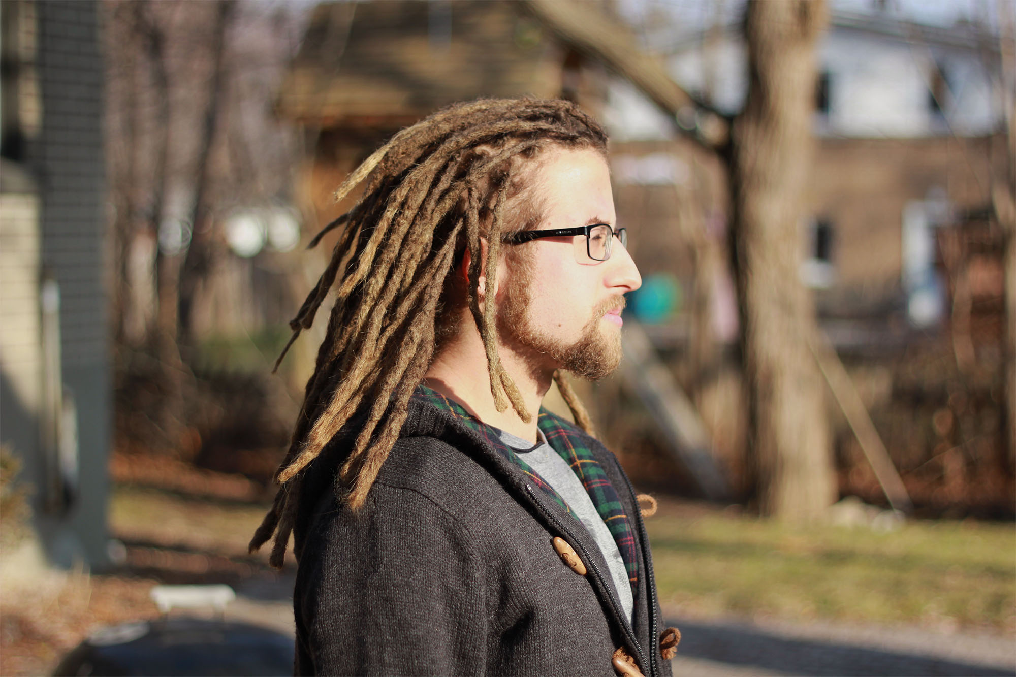 William from chateauguay got his dreadlocks made by Dreads MTL and still goes 3 times a month to get them maintained.